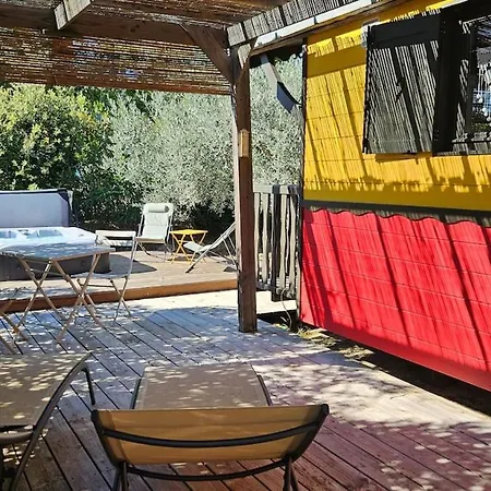 Appartement Roulotte Carmen Avec Jacuzzi *